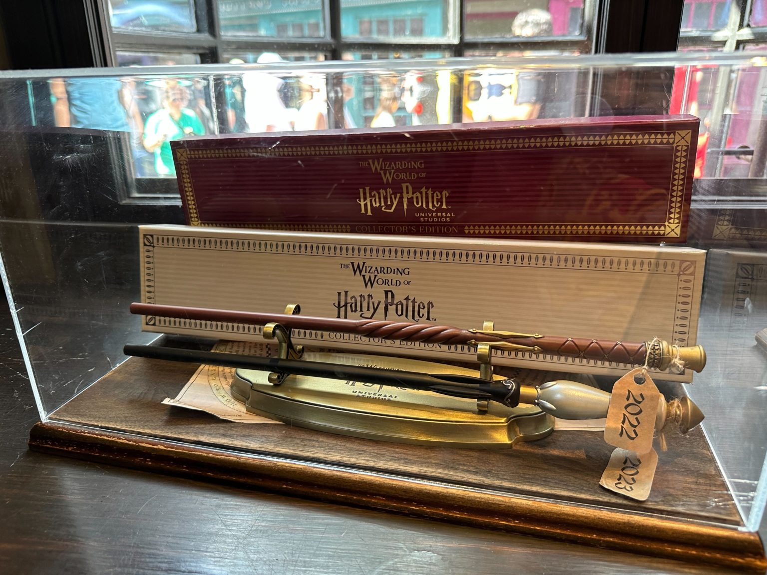 2023 Interactive Collector's Wand is Perfect for Harry Potter Fans ...