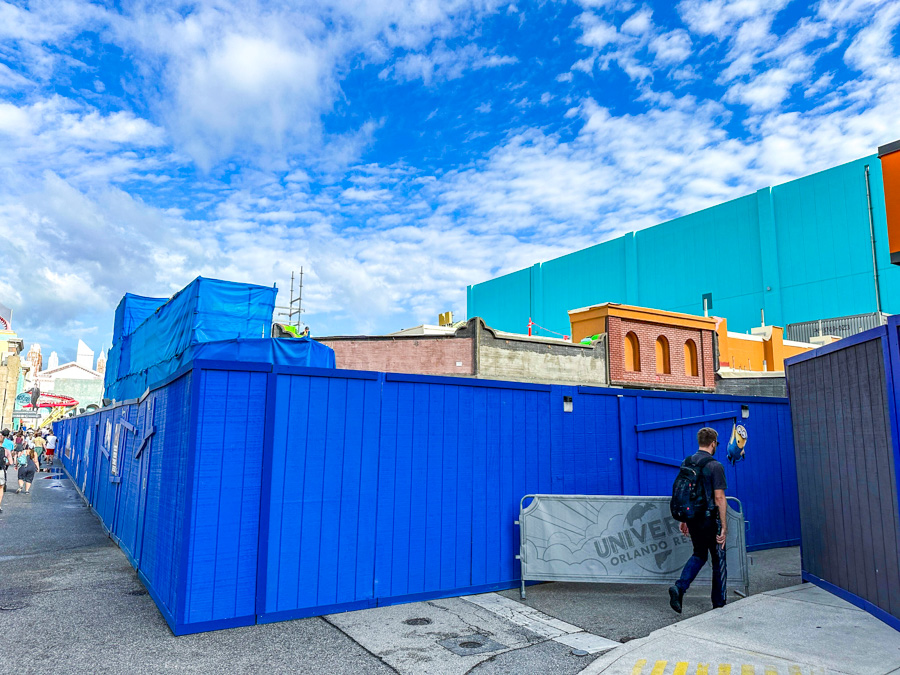 Universal Studios Florida Orlando Despicable Me Minions Cafe Construction Walls