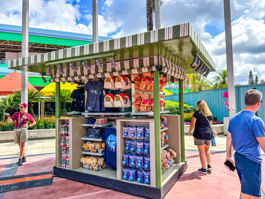 Universal Studios Florida Orlando ET Merchandise Stands Moved Kiosks
