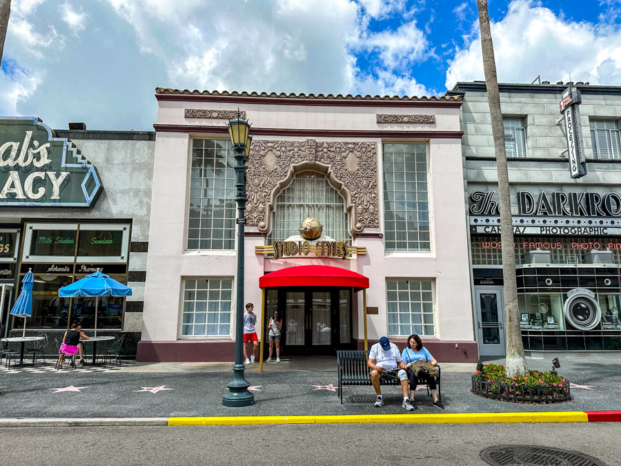 Universal Studios Florida Orlando Mardi Gras Tribute Store Closed