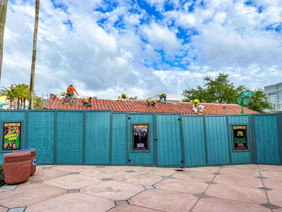 Universal Studios Florida Orlando Right Entrance Construction Workers Walls
