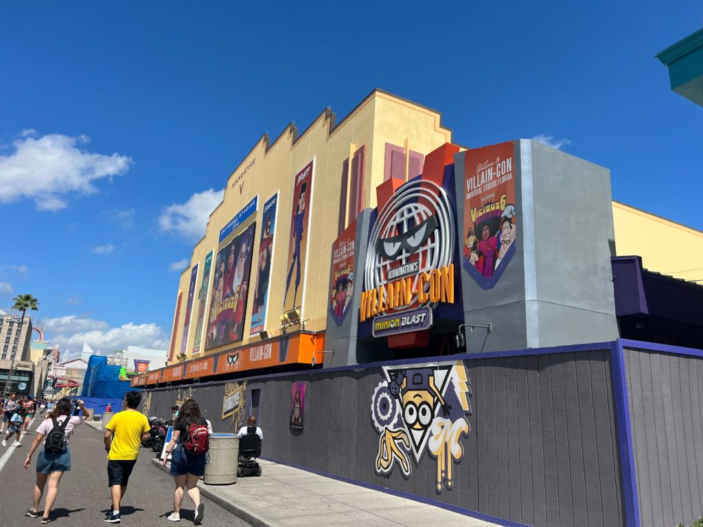 Update: New Signage Pops Up for Villain-Con Minion Blast! - Universal ...