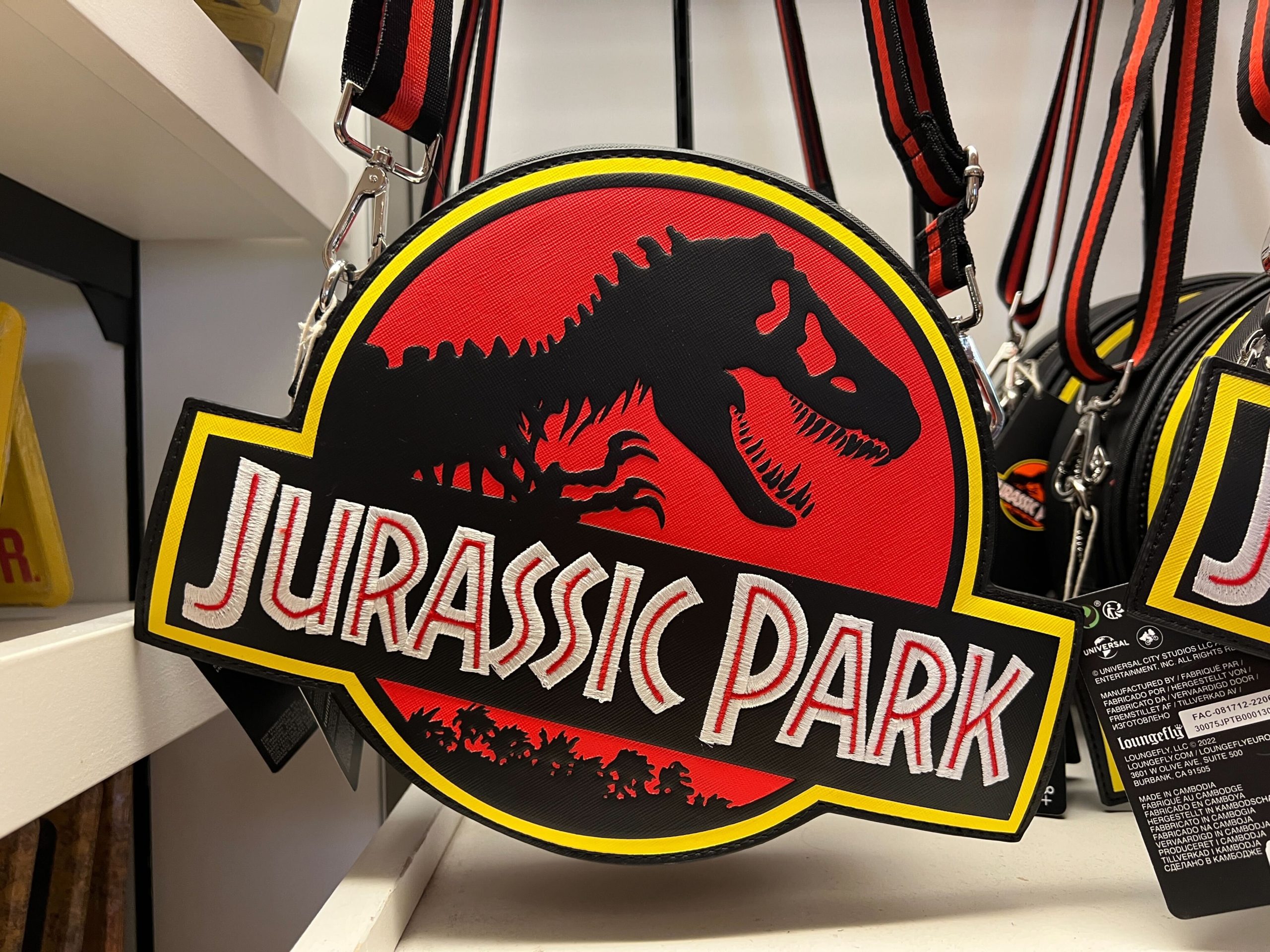 Amazon.com: Loungefly Pop! Jurassic Park Gates Zip Wallet : Clothing, Shoes  & Jewelry