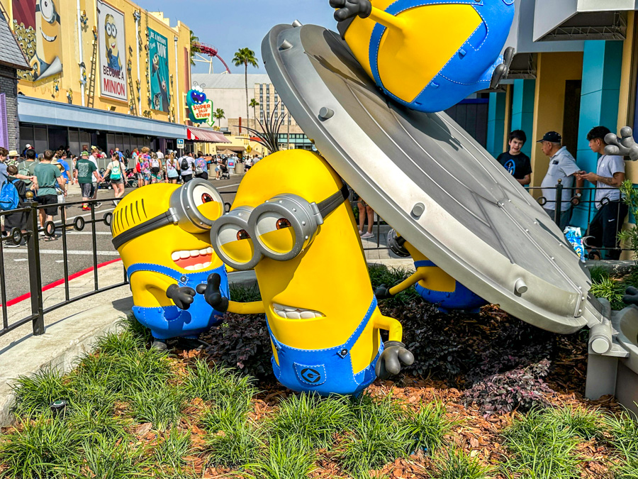 NEW Minion Land Sign Debuts at Universal Studios Florida! - Universal ...