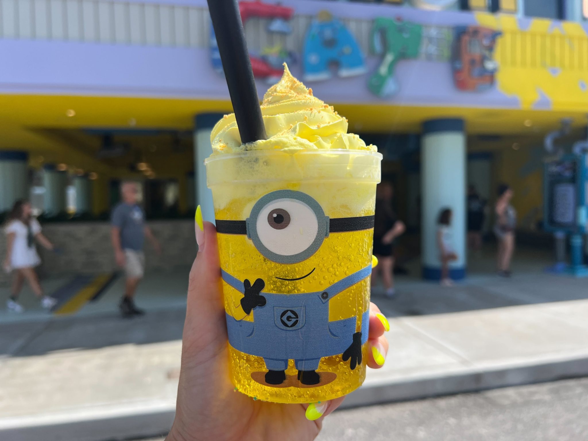 photos-see-inside-the-new-minion-cafe-at-universal-orlando