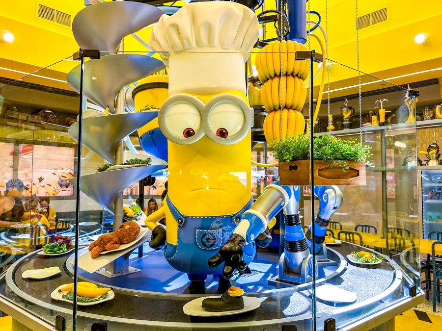 UniversalParksBlog News For June 25th 2023 Universal Parks Blog   Minion Cafe Interior Inside Dining Room Minions Minion Land Universal Studios Florida Orlando 142 