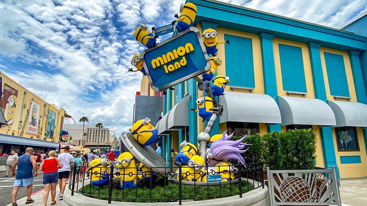 PHOTOS & VIDEO: We Met Vector in Minion Land at Universal Orlando ...