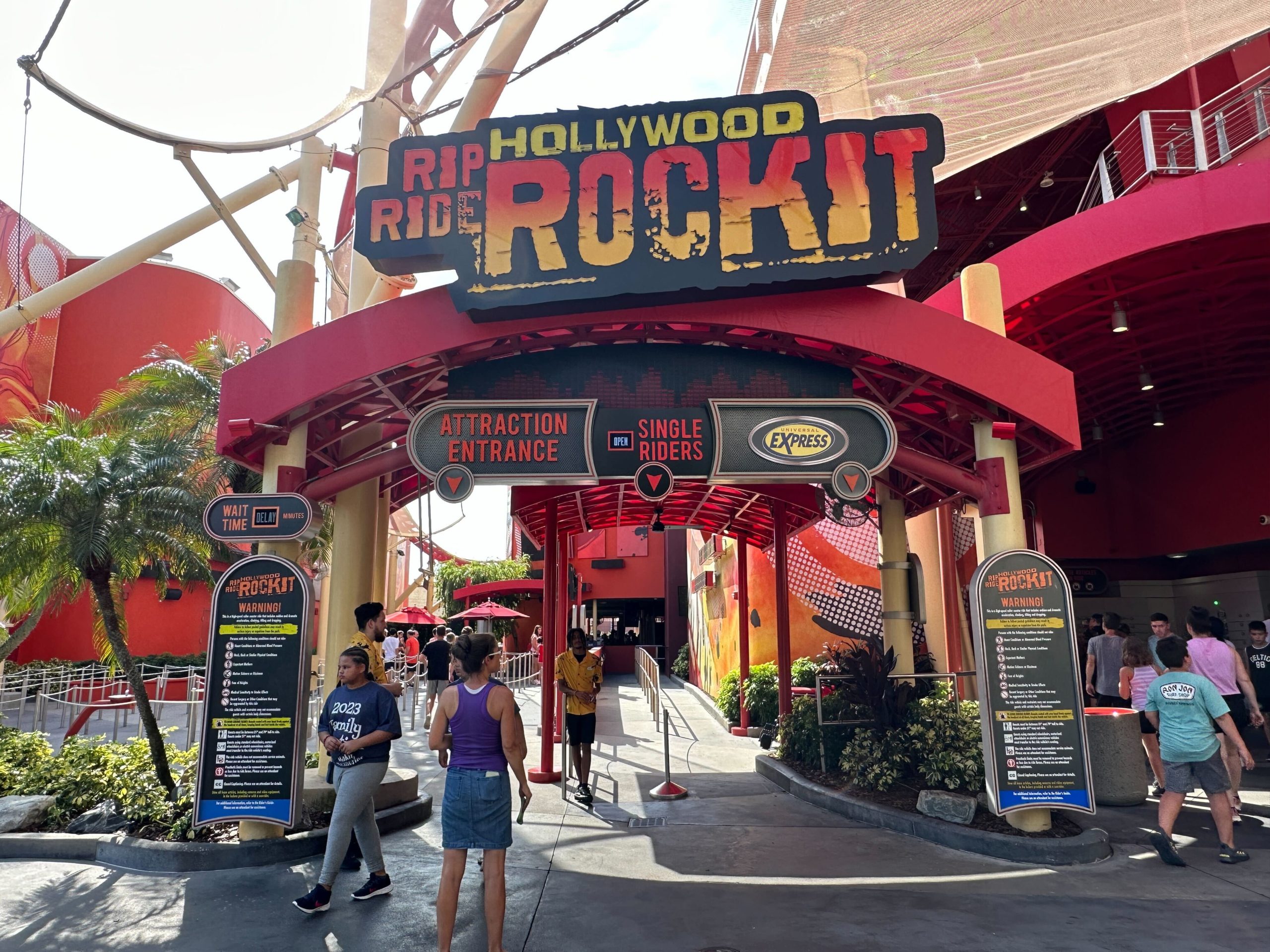 Hollywood Rip Ride Rockit entrance