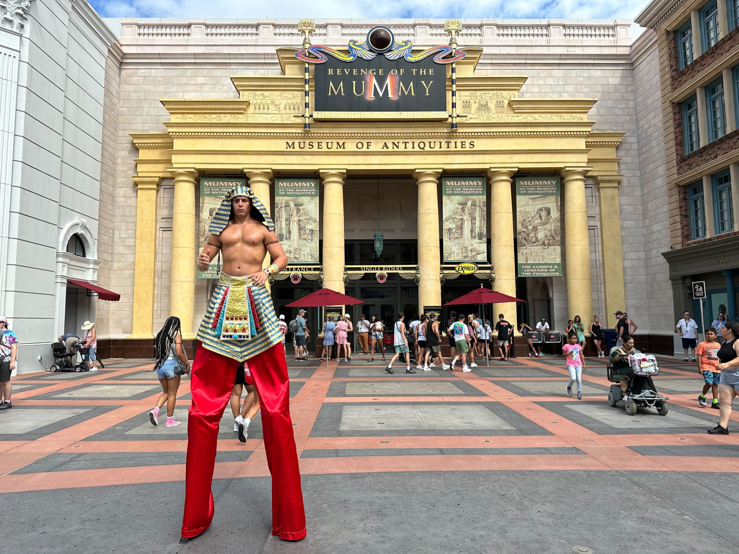 Revenge of the Mummy entrance blocked by tall mummy